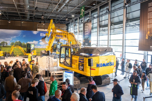 Komatsu gaat naar Van der Spek Vianen